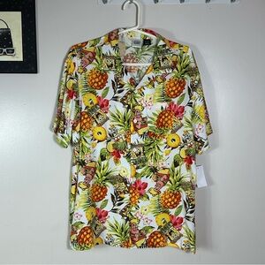 Sponge Bob Square Pants Shirt
Small Hawaiian Button Up Short
Sleeve Mens
